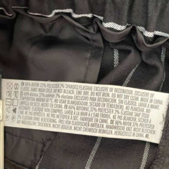 Forever 21 Women’s Relax Fit Pleated Black Pinstripe High Waist Trouser Sz 2X - Picture 4 of 13